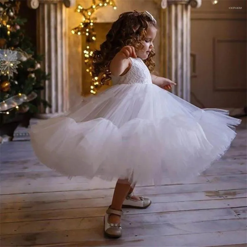 Kız Elbiseler Beyaz Kalite Aline Toddler Çiçek Pleat Tered Prenses Komünyon Doğum Günü Pageant Robe de demoiselle