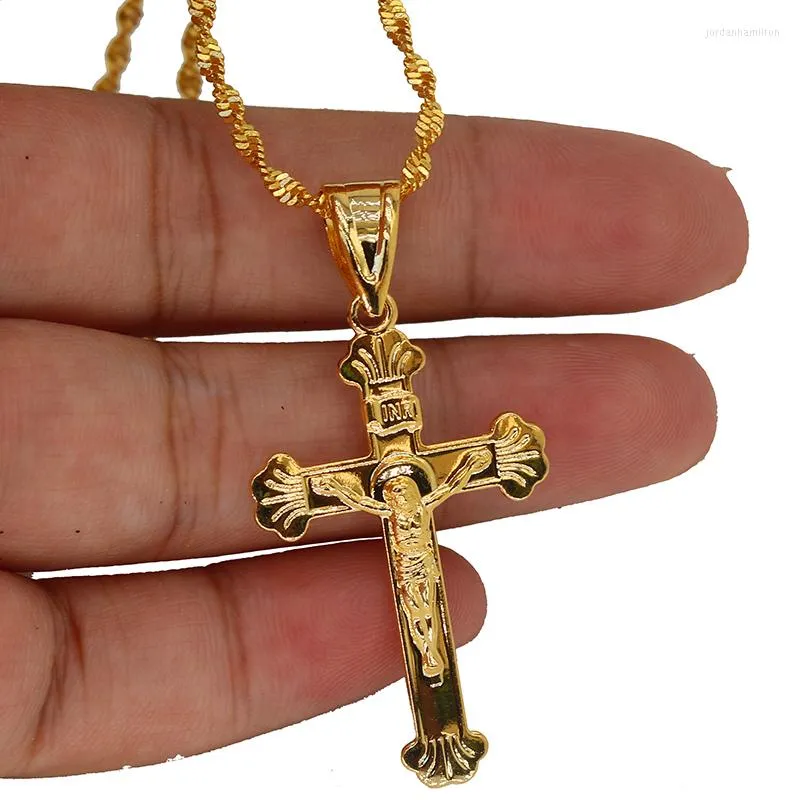 Anhänger Halsketten 24 Karat vergoldete Halskette Afrikanische Männer Weihnachtsschmuck Jesus Kreuz Für Frauen Katholisch mit 45 cm Wasserwellenkette