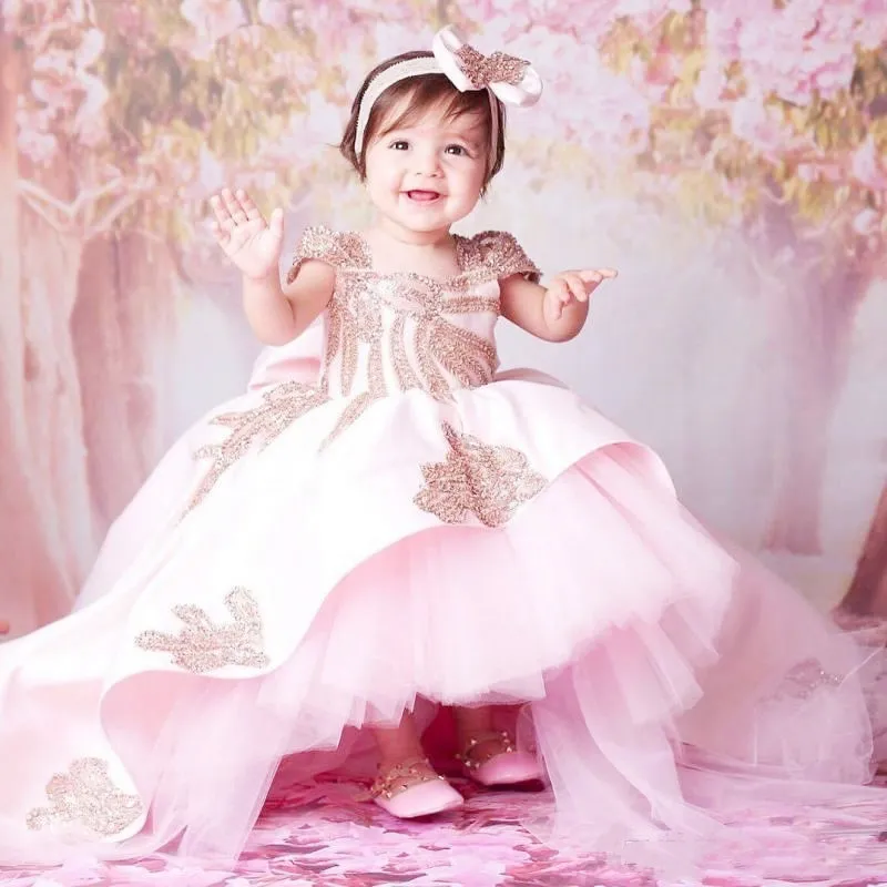 Великолепные высококачественные бисеры маленькие девочки платья платья с шариковыми платьями.