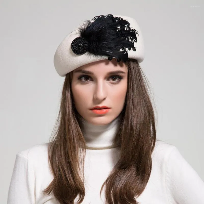 Berets Autumn And Winter Woolen Retro Feather Hat Felt Top Stewardess Painter Hepburn