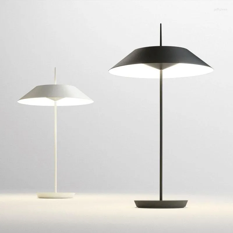 Bordslampor Modern LED Creative Lamp Enkel l￤sbord Bredvid studie Vardagsrum Ljusbelysningsupph￤ngning TA041