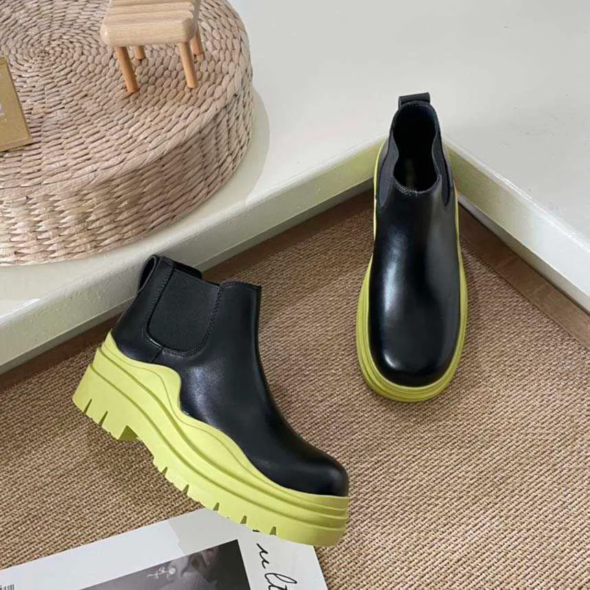 Tasarımcı Kadınlar Avustralya Boot Fashion Anti-Slip Platform Bootie Gerçek Deri Kristal Açık Martin Ayak Bileği Kış Sonbahar Renkli Tabanları No423