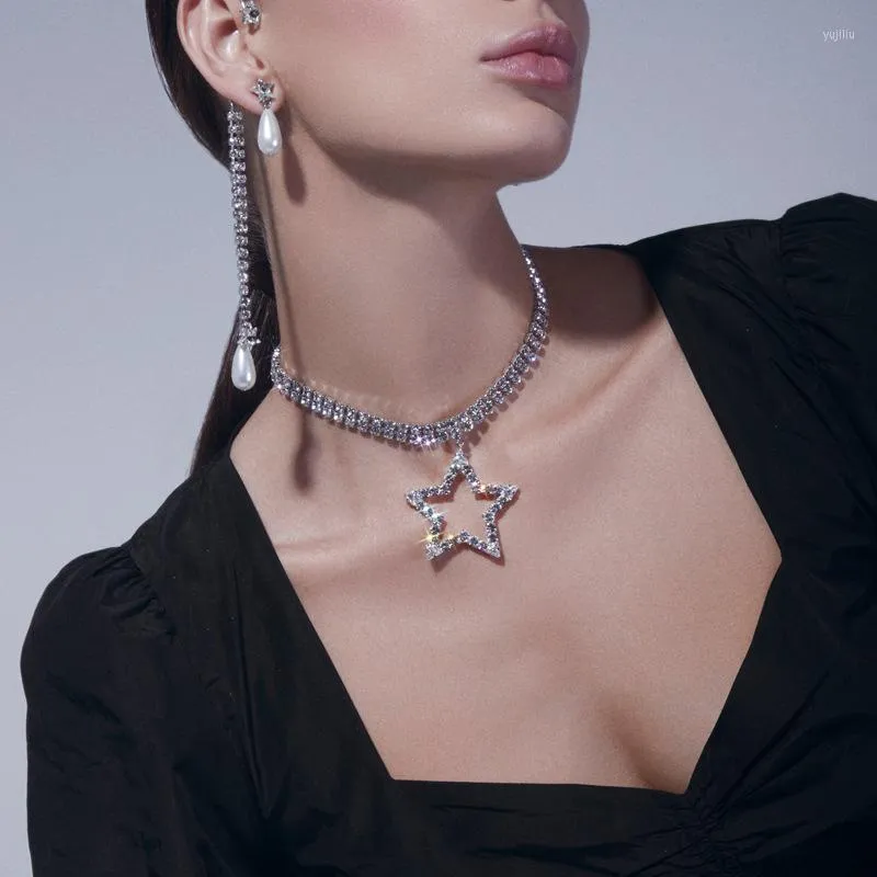 Kedjor personlighet dubbel rad pentagram halsband för kvinnor glittrande strass choker halsband söta romantiska smycken