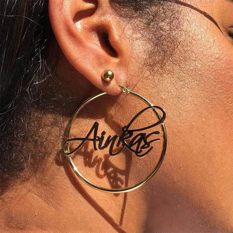 Charme nom personnalisé boucles d'oreilles pour femmes filles en acier inoxydable personnalisé grande plaque signalétique bijoux faits à la main cercle rond Oorbellen BFF 221026