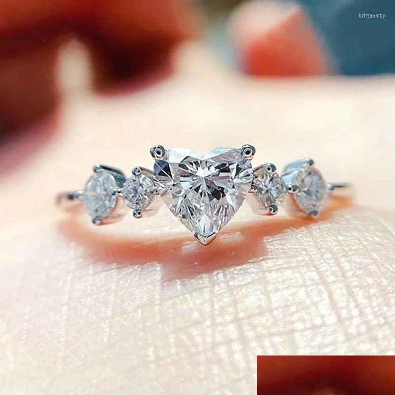 Bröllopsringar bröllopsringar estetiska hjärtkvinnor tillbehör kristall kubik zirkoniet uttalande kärlek ring ladys mode juvelryweddin dhrpr
