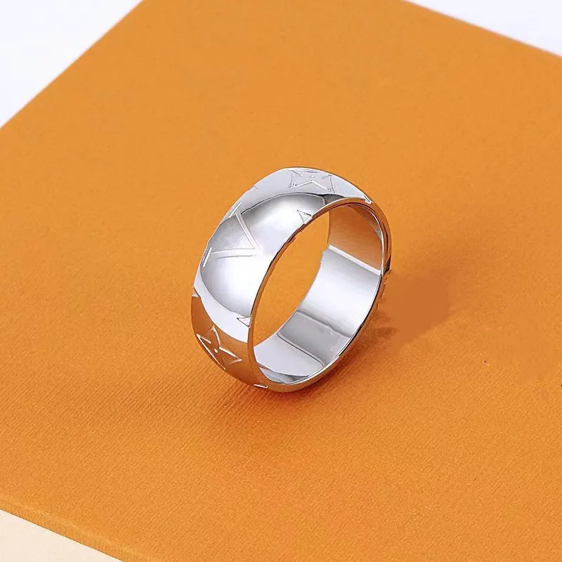 Lettere anelli da uomo anelli classici uomini in acciaio titanio designer per donne regali di lusso femmini