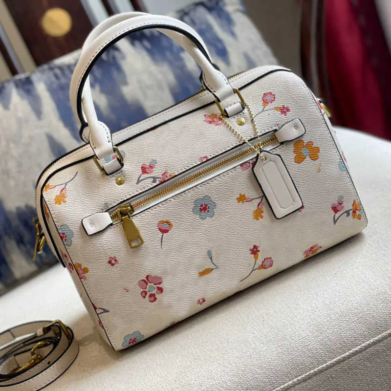 duffle p￥sar designer boston kudde v￤ska kvinnor menclassic b￤rbar stor kapacitet bagage l￤der sportv￤ska lady shopping handv￤skor 220714