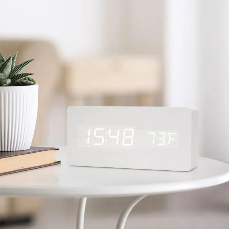 Orologi da tavolo Grande sveglia digitale alimentata a batteria USB Visualizzazione della data della temperatura 3 impostazioni LED in legno per
