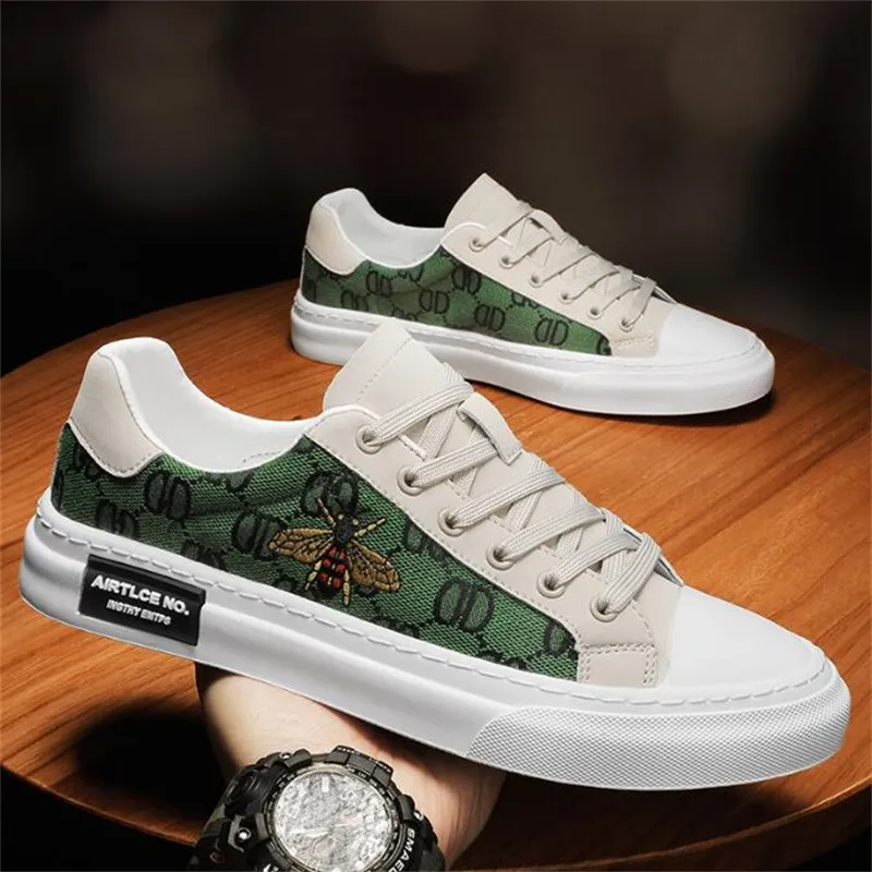 2022 High Top Sneakers for Men and Women Luxury Style Comfort Fit Vulcanized Casual Shoes with Lace Up Design