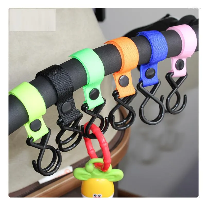 Stroller -onderdelen 1 van Plastic magische stick Baby Accessoires Hook kinderwagen Hanger Hanging Car Coaster Random Color