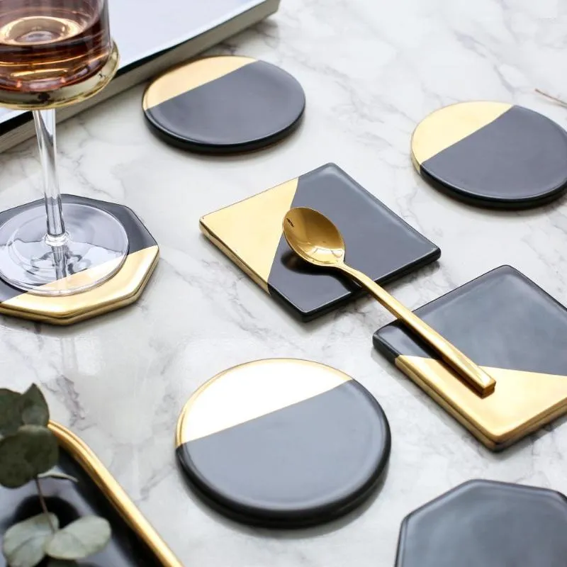 Table Mats Ceramic Europe Style Black Gold Wooden Base Square Non-slip Drink Coasters Insulation Mat&pad Retro Cups Round Pads