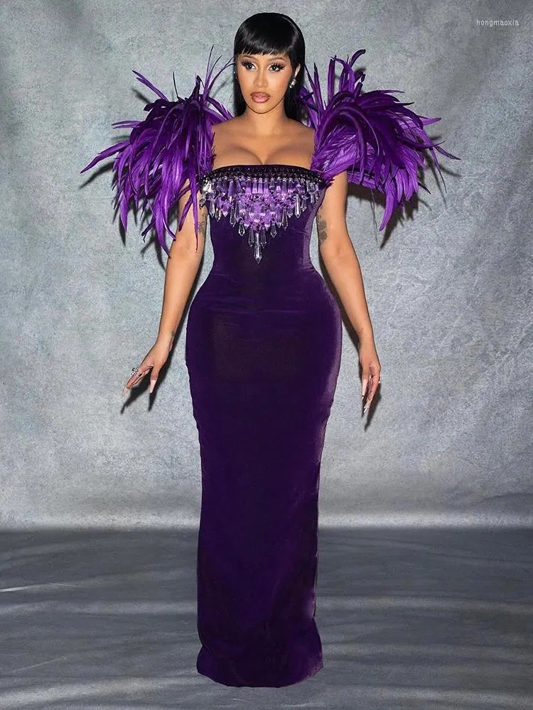 Vestidos casuales mujeres Luxury Purple Purple Feather Crystal Crystal High Wist Maxi Vestido de terciopelo largo con guantes Celebrity Fiest Party Gotss