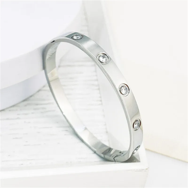 Un bracelet classique en argent sterling pour femmes, petit poignet avec breloques, tendance, argent, cristal, diamant, vente en gros, bijoux de luxe, bijoux en or, bracelet de créateur, chirstma