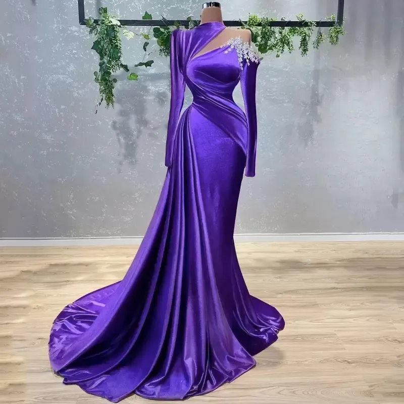 Robes de soirée de luxe sirène violet avec cristaux perlés à manches longues velours satin robes de soirée plis volants robe de bal porte