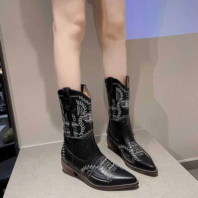 Stivali 2022 Ricama Donne Tacchi Retro Cavaliere Femminile Genuino Botas Western Cowboy Vendita Y2210