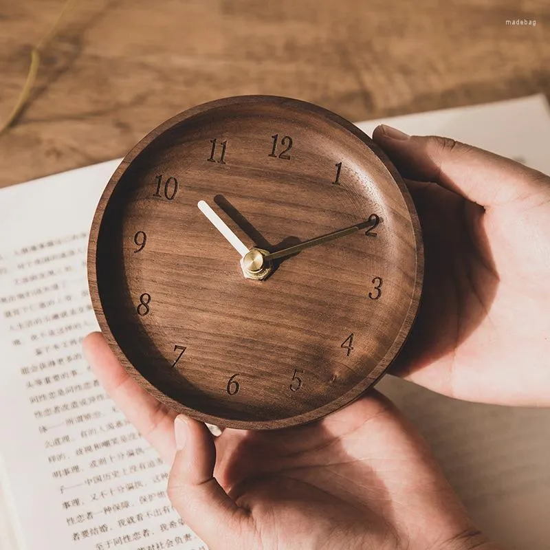 EA60ZZ Wooden Bedside Clock Retro Vintage Small Round Desktop Table