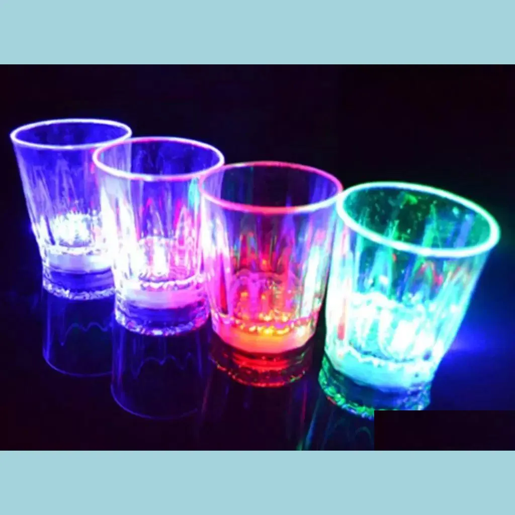 Vingglas￶gon LED -blinkande gl￶dande kopp vatten v￤tska aktiverat ljusup vin ￶l glas mugg lysande fest bar dricka juldekorati dhna3