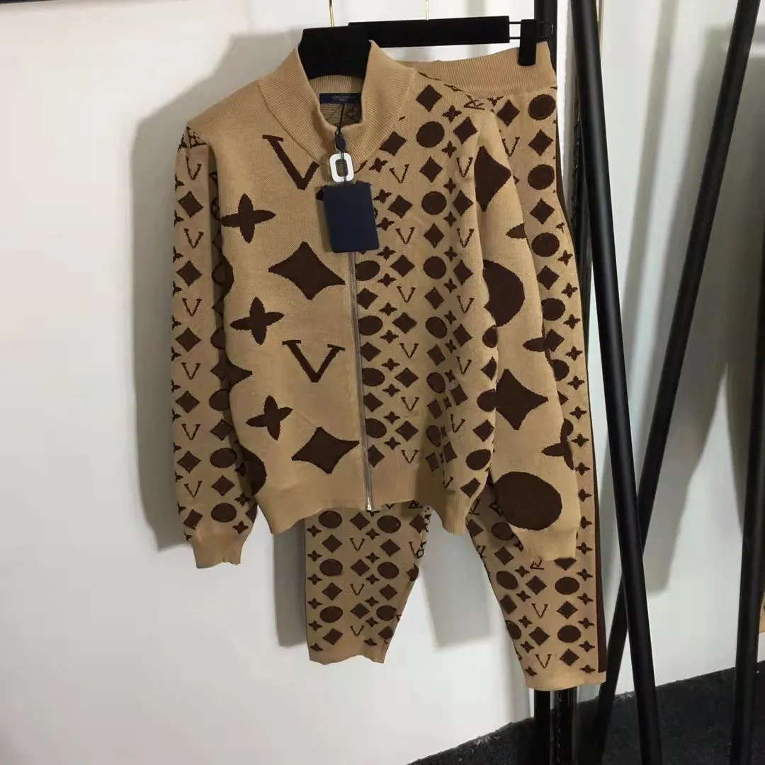 2023 Hot Selling Knitted Miav Sweatshirt And Coats Set For Women
