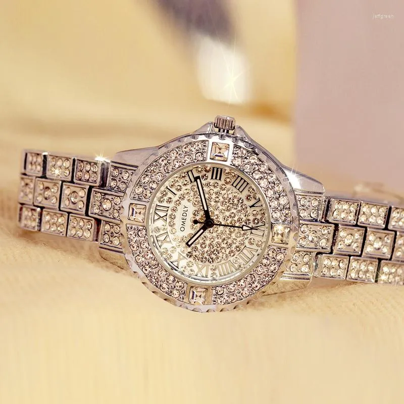 Montres-bracelets Mode Femmes Cristal Quartz Montres De Luxe Diamant Robe Dames Montre-Bracelet Relogios Femininos Saat Femme Horloge