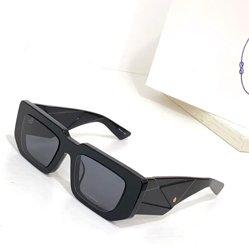 Montatura Occhiali Triangolari Occhiali Da Sole A Triangolo Yves Saint Laurent Occhiali Da Sole New Wave SL 300 Triangolari Argento  Saint Laurent Eyewear Avvenice