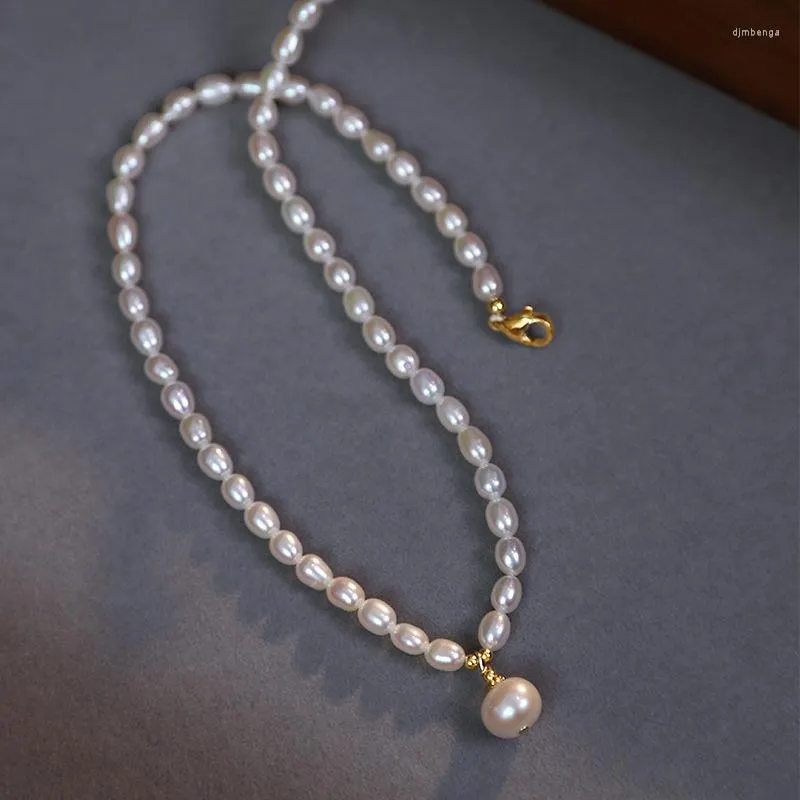 チョーカーミナーエレガントな本物の淡水真珠の女性のための卸売不規則な真珠ビーズネックレスウェディングジュエリー
