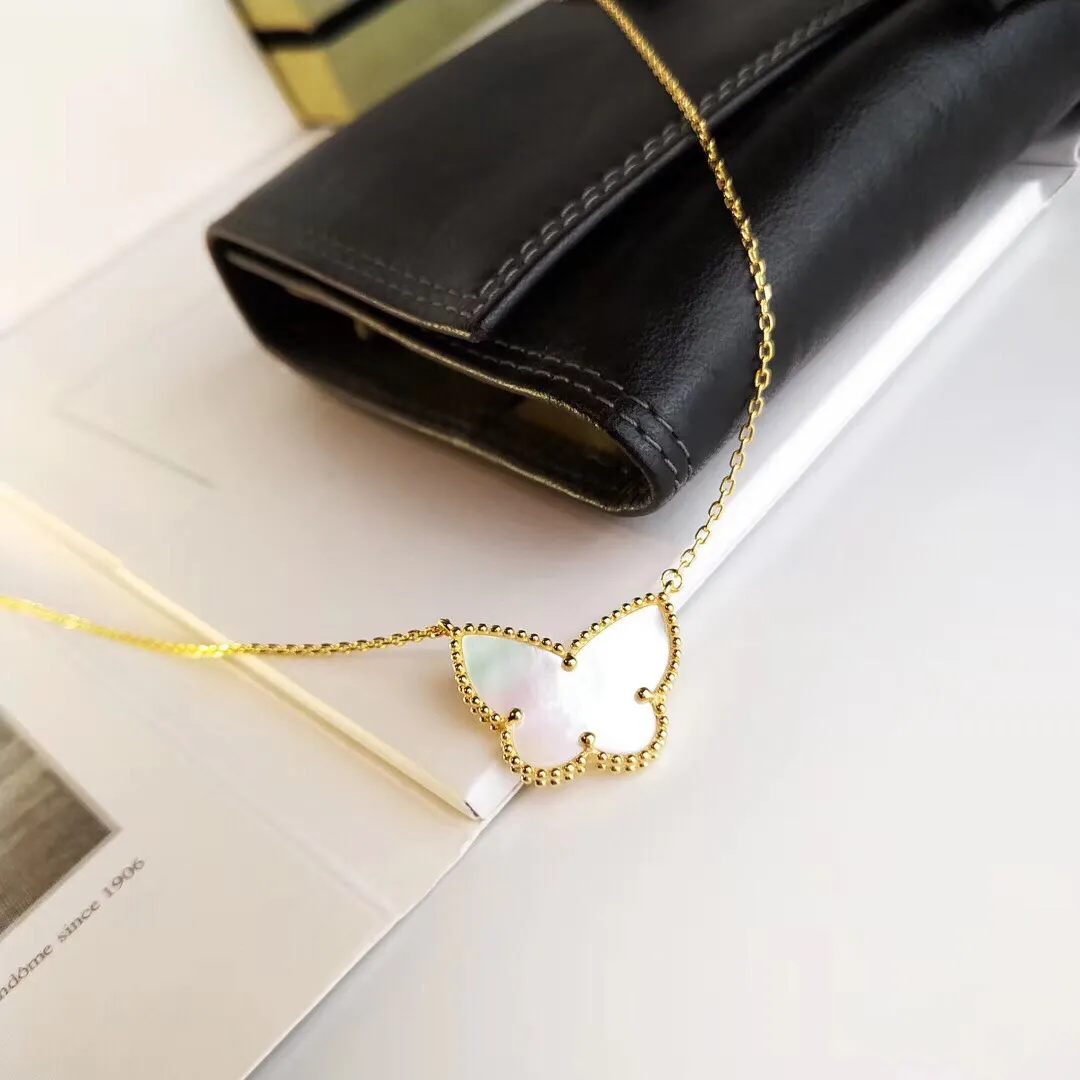 Vintage Lucky Pendant Necklace Designer Yellow Gold Plated White Mothers of Pearl Butterfly Charm Short Chain Choker for Women Jewelry