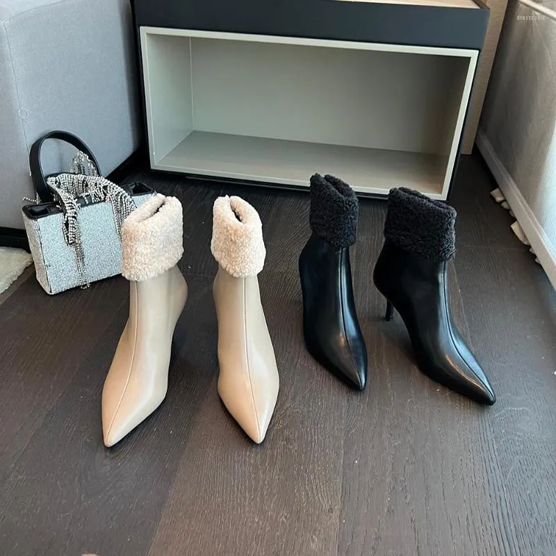 Bottes pointues Toe Femmes cheville 2022 Arrivées Chaussures robes femme conception de fourrure mince talons hauts noirs beige fête des pompes taille 39