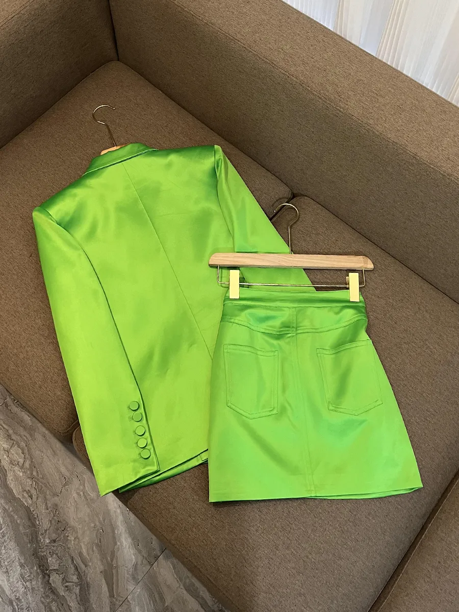 2023 Rosa / Grüne Farbe Zweiteilige Kleidersets Langarm Revers Einreiher Blazer Top Hohe Taille Kurzer Rock Anzüge Set O3A092242