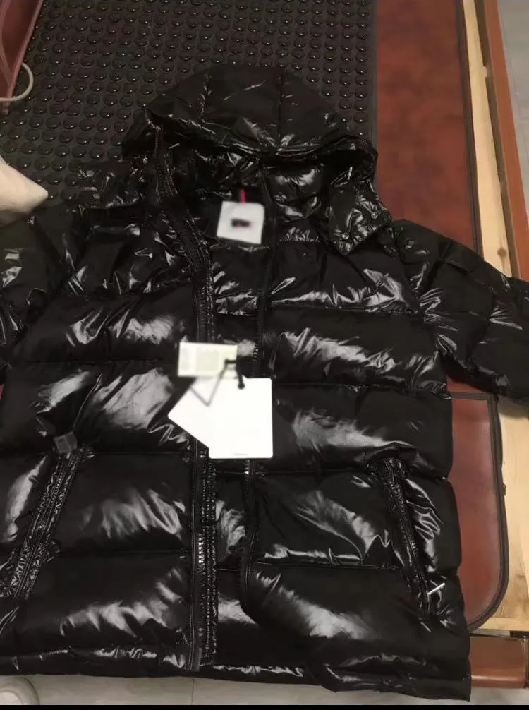 NFC 남자 디자이너 재킷 겨울 따뜻한 바람 방풍 다운 재킷 반짝이는 무광택 소재 S-5xL 크기 커플 모델 새로운 의류