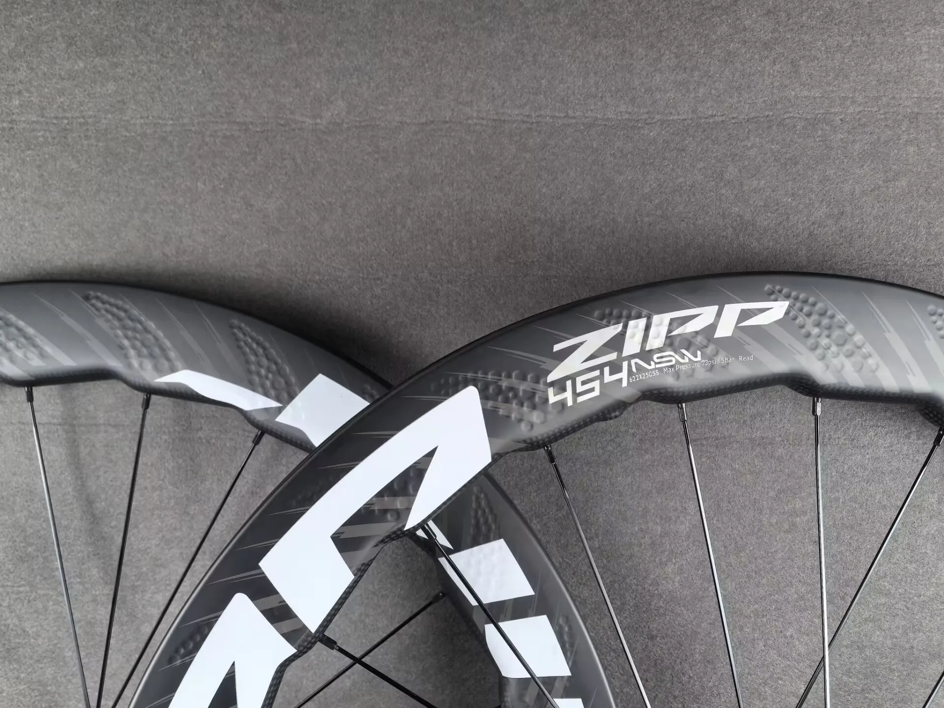 ZIPP クリンチャータイヤ カーボンホイールセット コピー240 ZIPP454を￥141,318 | DHgate