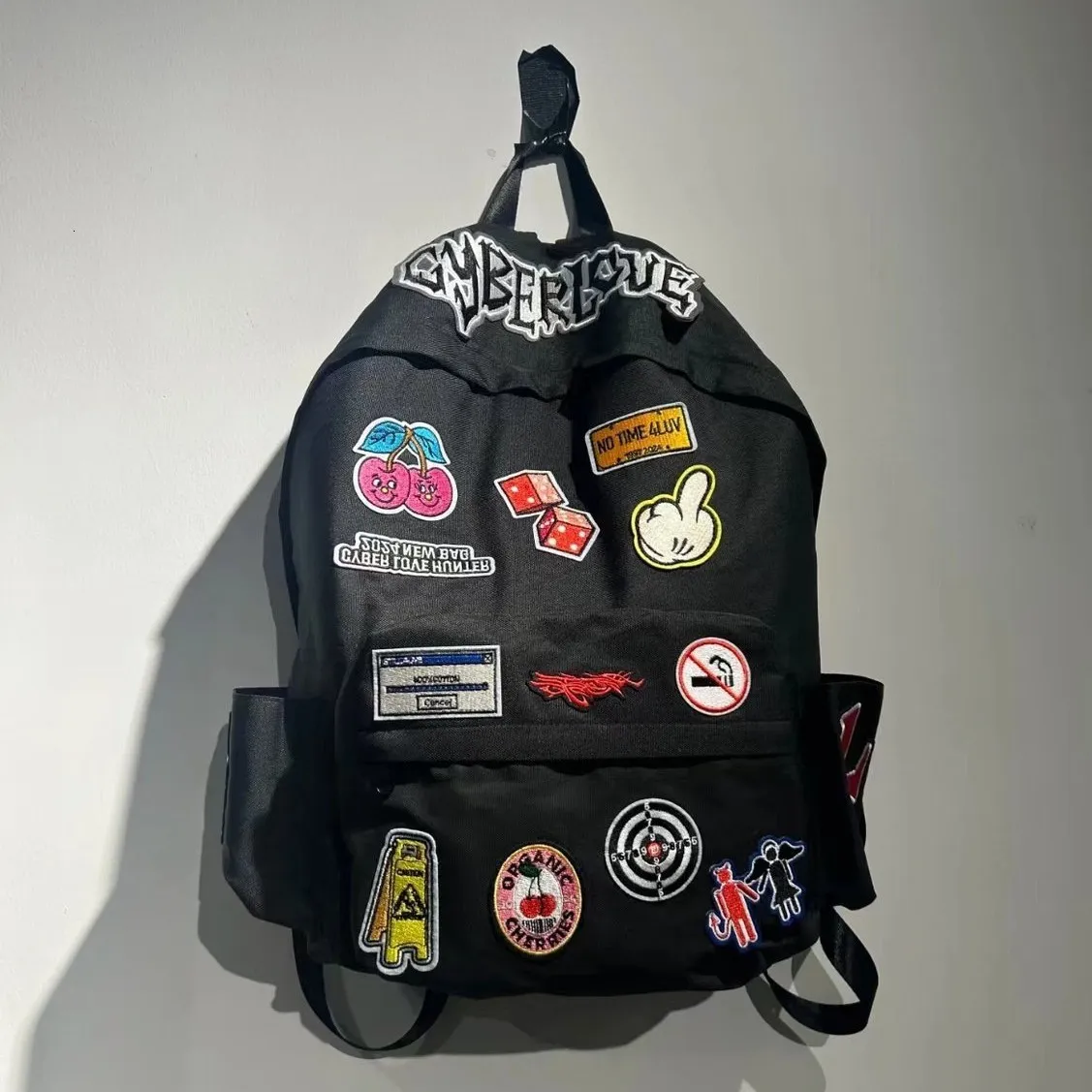 EASTPAK ブラック リュック　y2k Amazon.com: EASTPAK PINNACLE : Electronics