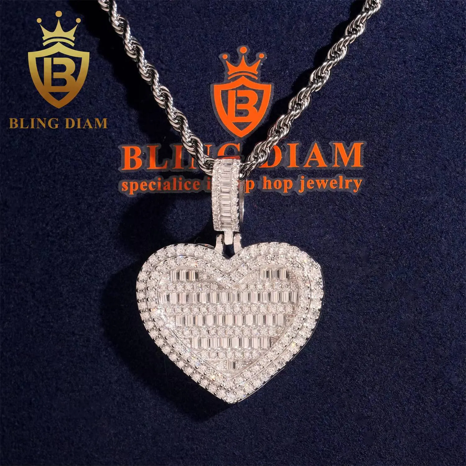 Pendentif cœur serti de diamants, en argent 925 et moissanite taille baguette. Bijou hip-hop. Testeur de diamants réussi._voghion.com