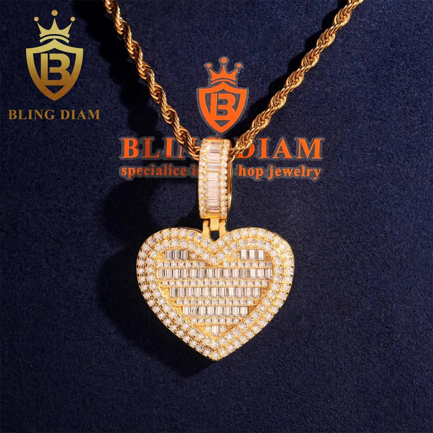 Pendentif cœur serti de diamants, en argent 925 et moissanite taille baguette. Bijou hip-hop. Testeur de diamants réussi._voghion.com