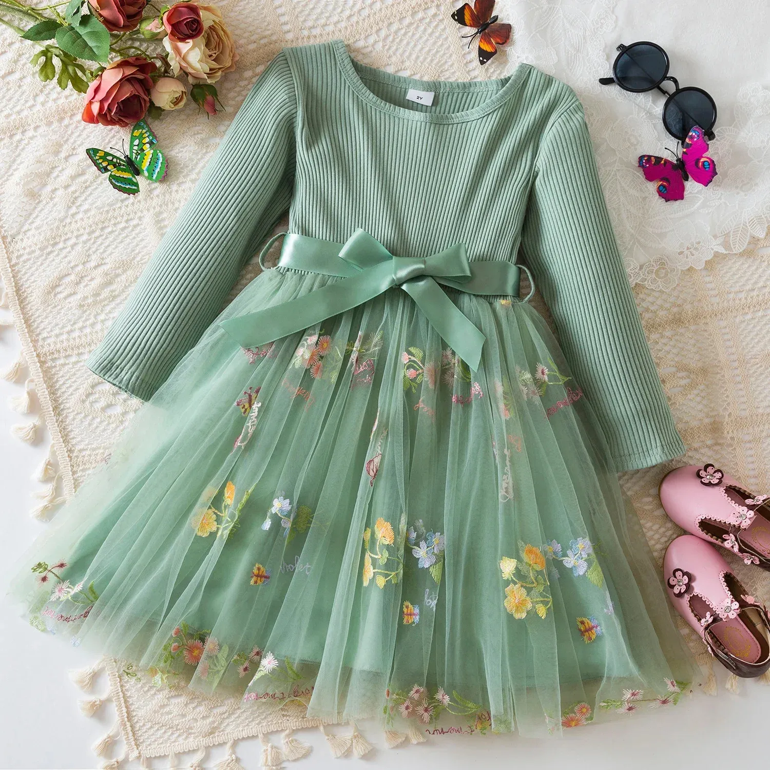 green emerald velvet dress Fairy Princess Wedding Dress 8 US / Seashell
