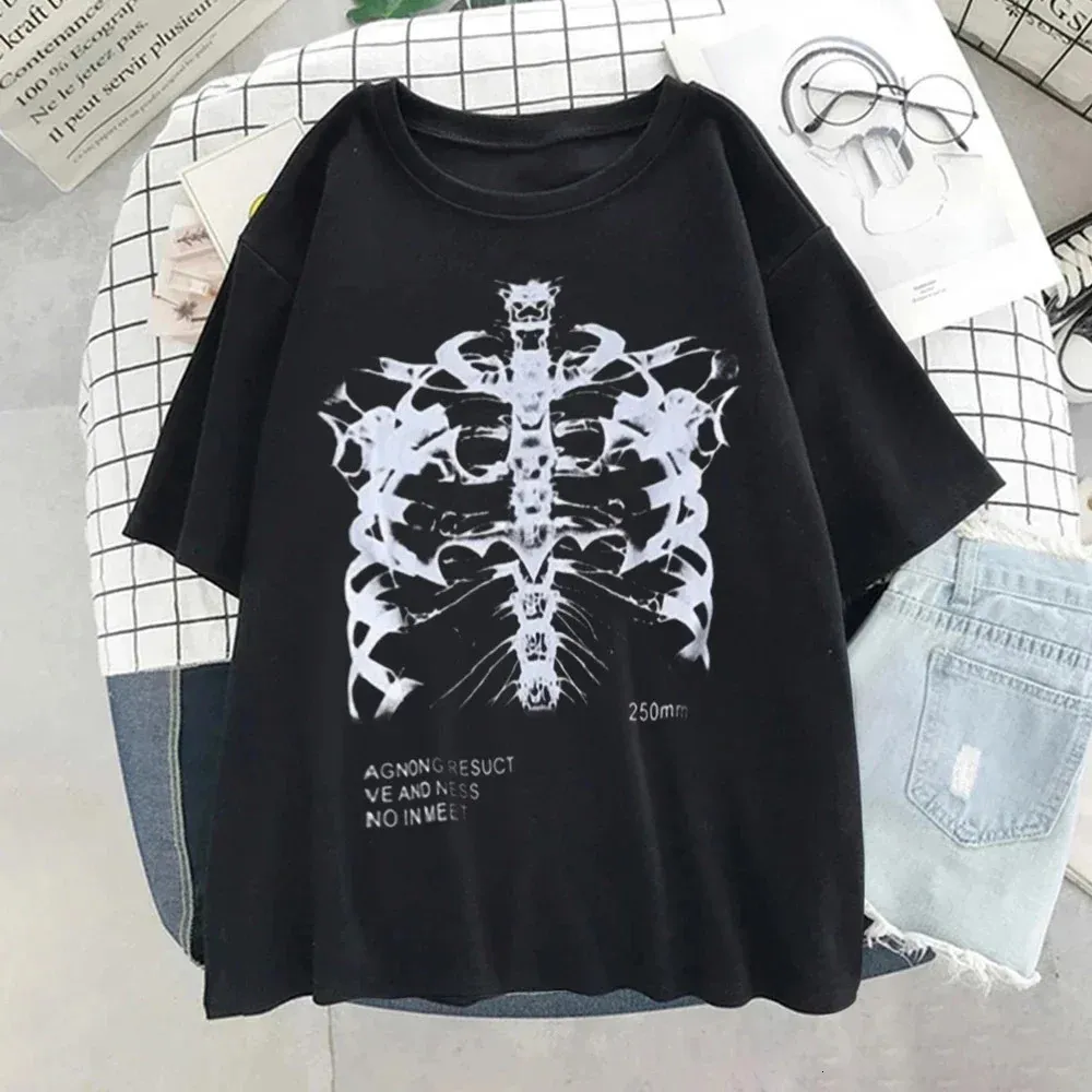 Oversized T-shirt Women Dark Skull Bones Heart and Lung Print