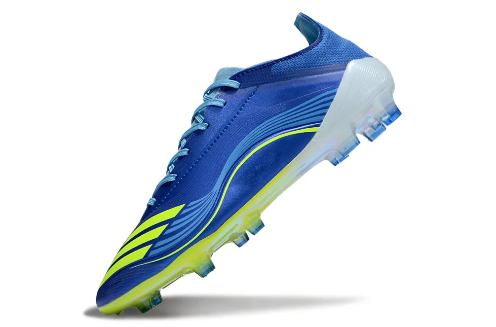 Chaussures De Football Adidas Taille 10 Homme - Noires, Neuves Sans Boîte