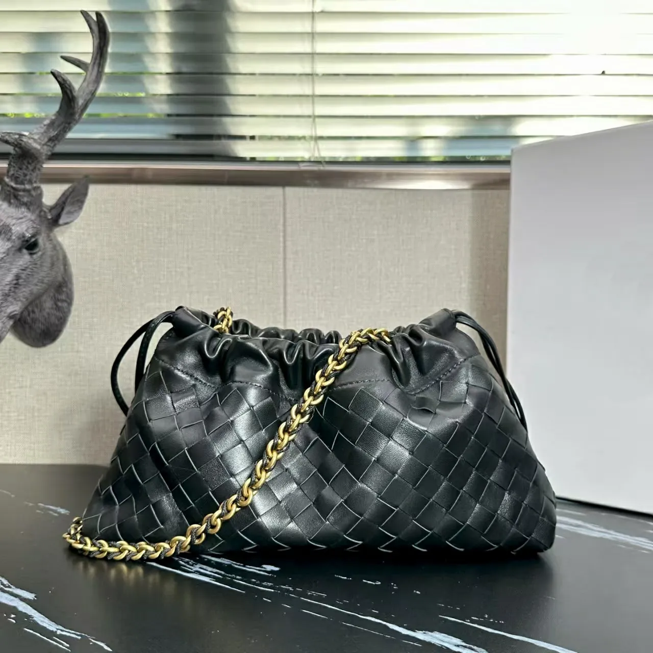 Designer Knitting Leather Cloud-Shaped Shoulder Bag with Braided 
