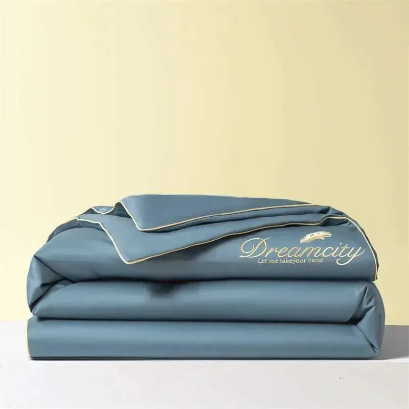 Parure de lit d'été luxueuse en soie glacée brodée style_voghion.com