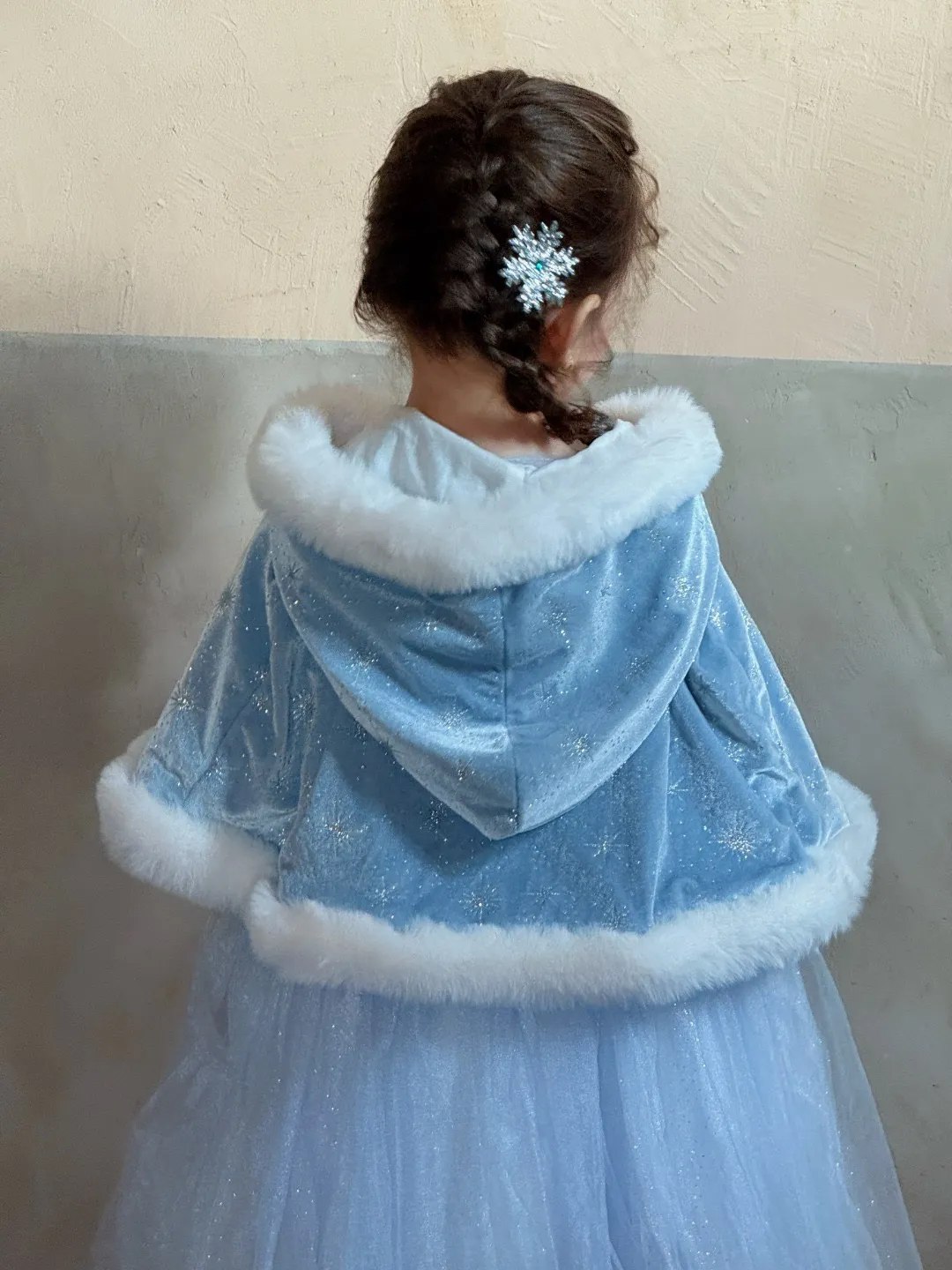 sachin and babi light blue dress Mattel Disney Frozen Elsa Fashion Doll with Removeable Dress & Shoes,  Mythical Horse-Like Nokk & Adventure Carriage, Inspired by Frozen: Winter  Festival, JBG56 : Amazon.co.uk: Toys & Games