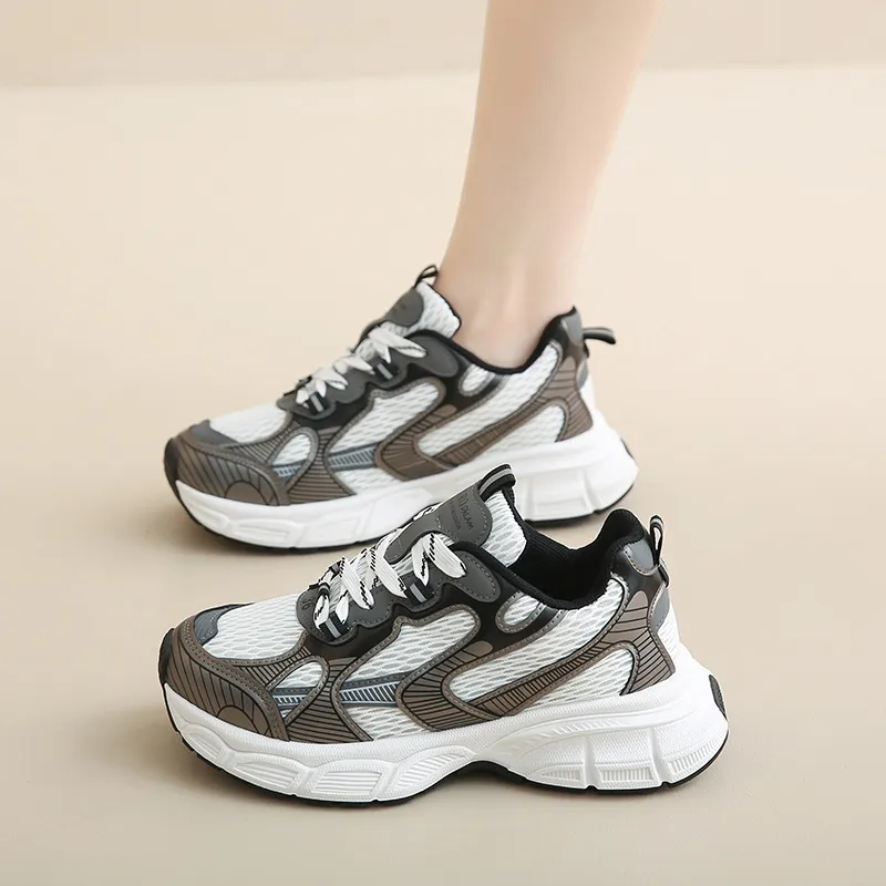 hot Free Hipping Deigner Running For Woman Port Outdoor Vintage Breathable Athleiure Trainer Black White Caual_voghion.com