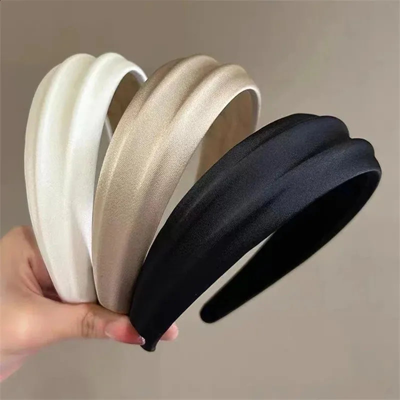 Acquista Elegante nastro con fiocco nero Scrunchies Moda donna Semplice strass lucido Avvolgere la corda per capelli Design Accessori per capelli per ragazza coreana in Italia a partire da 0.8