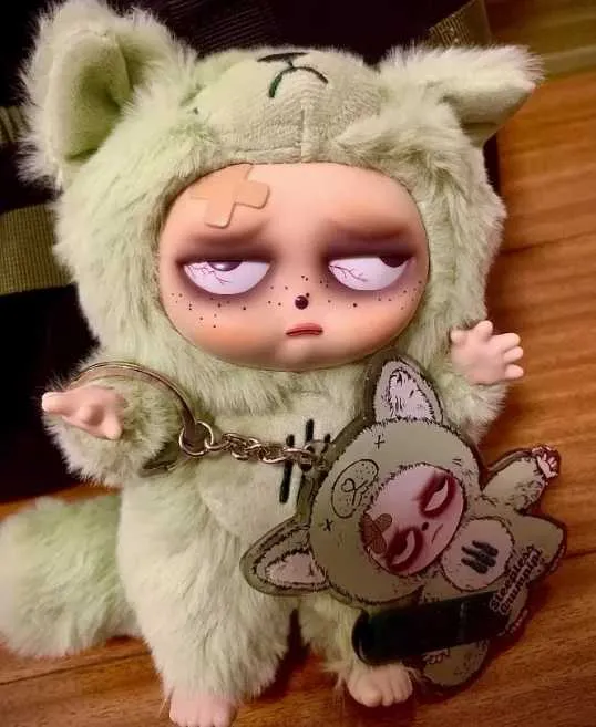 本物の眠れないグランピピ不眠症暴走赤ちゃんぬいぐるみ盲目の箱の装飾