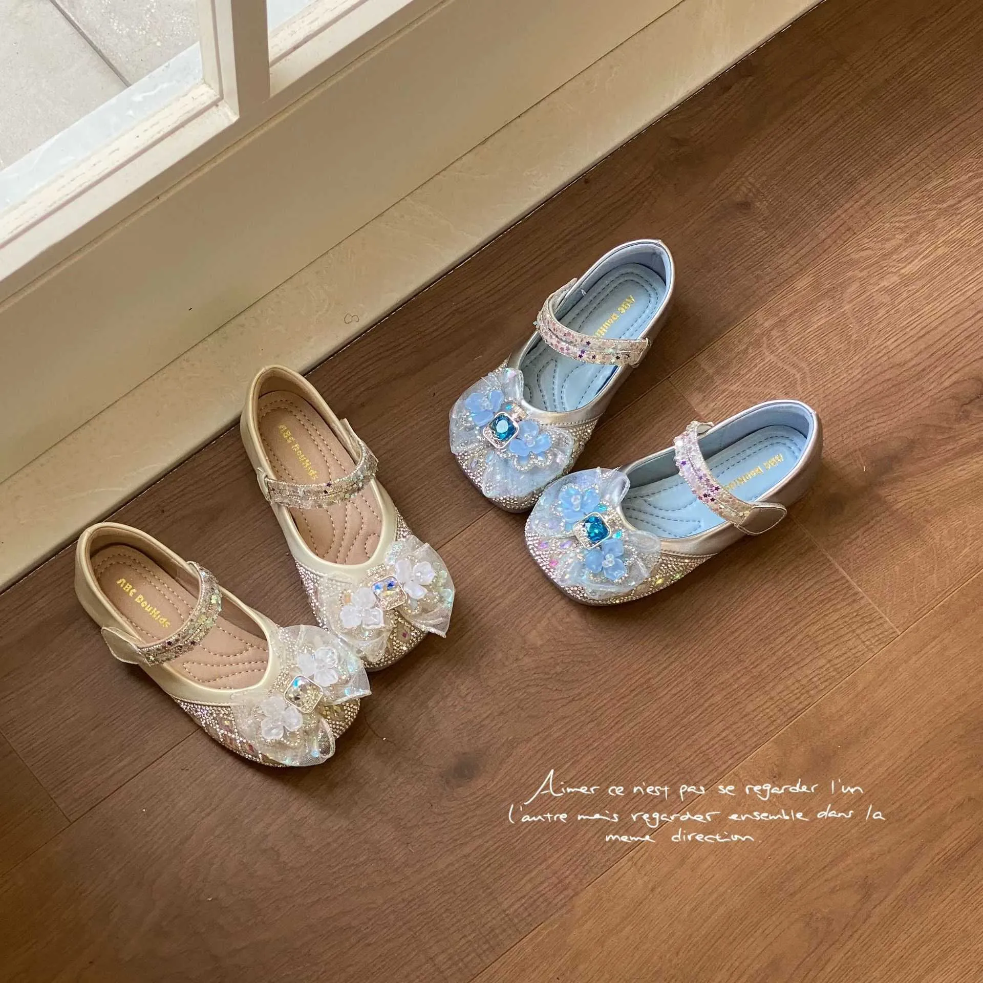 Escarpins Hauts Bebe Argenté à Strass - Taille 6 US, Occasion