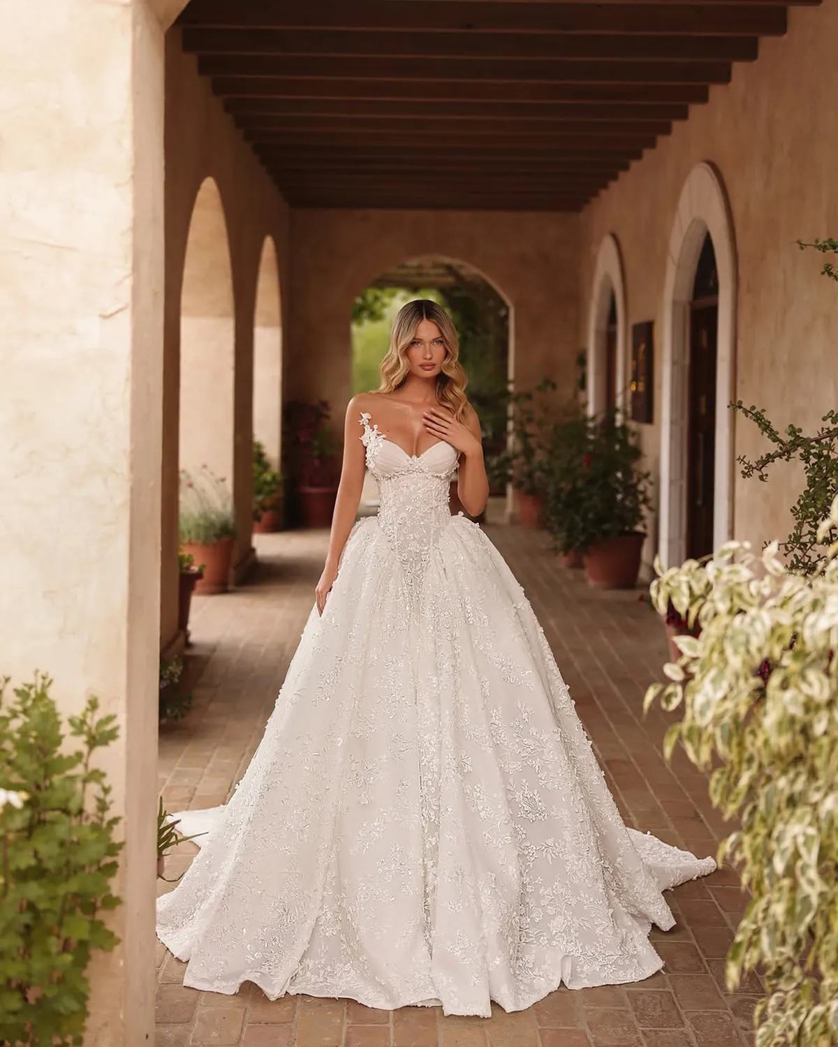 vintage lace sweetheart neckline wedding dress Quielle LA25247 By L'amour