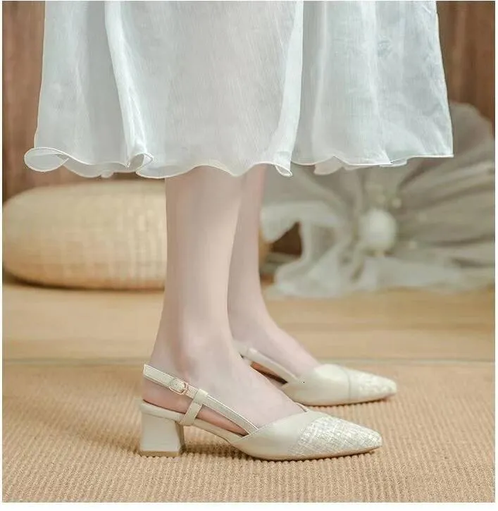 Sandali donna baotou con tacco a spillo e punta chiusa_voghion.com
