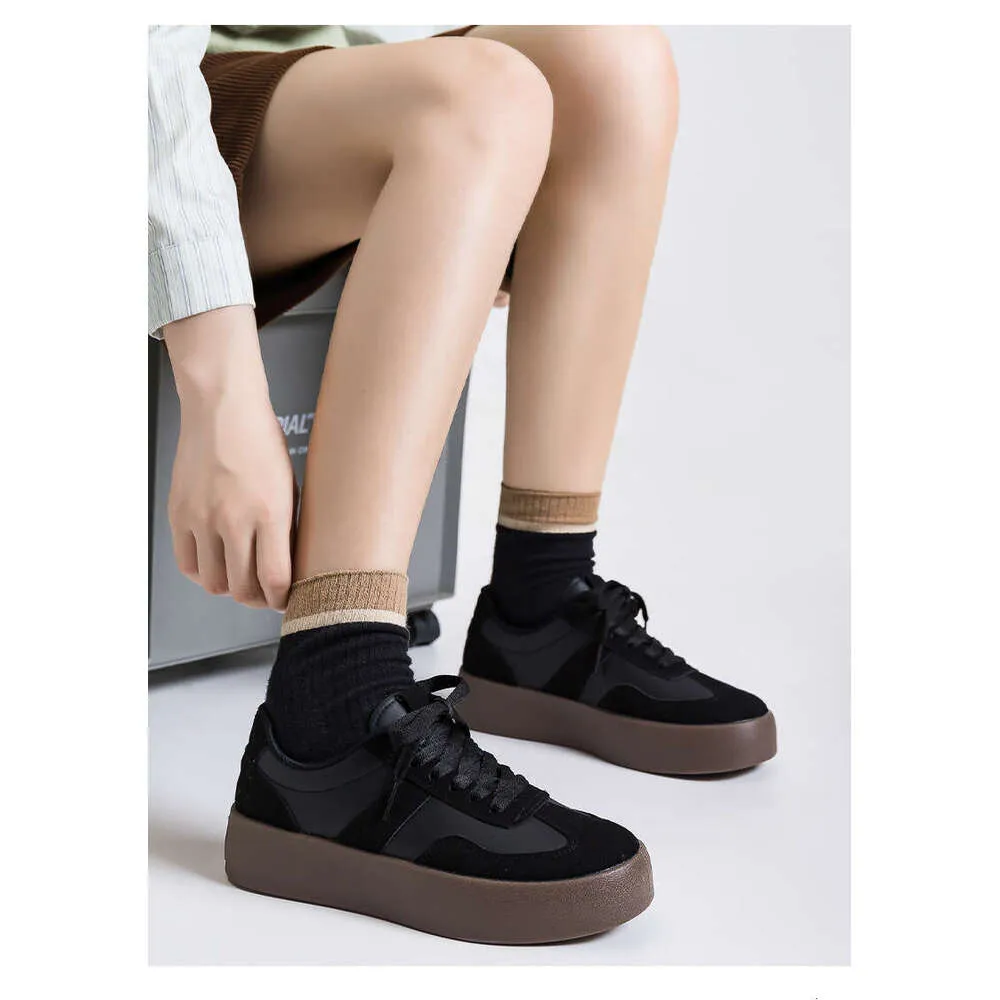 Women's Designer Golf Trainers White Versatile Thick-soled Shoes_voghion.com