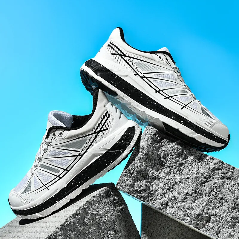 ONKE Kostenloser Versand Designer Leichtgewicht Stoßdämpfende Atmungsaktive Mesh Laufschuhe für Jogging in zartem Grün Schwarz_voghion.com