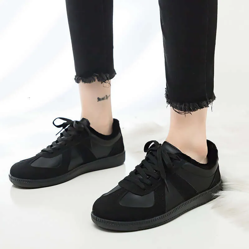Nuove scarpe da ginnastica invernali da donna versatili e casual, in cotone caldo, foderate in pile, di marca tedesca_voghion.com