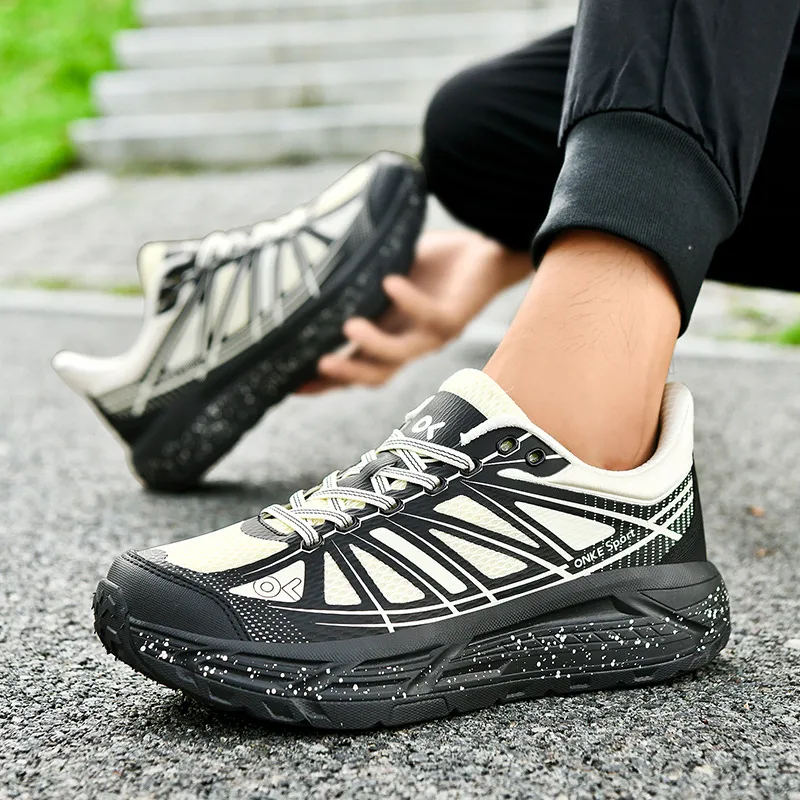 ONKE Kostenloser Versand Designer Leichtgewicht Stoßdämpfende Atmungsaktive Mesh Laufschuhe für Jogging in zartem Grün Schwarz_voghion.com