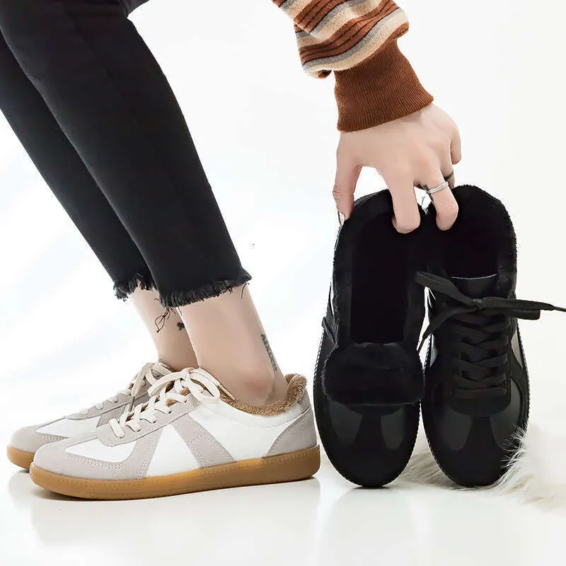 Nuove scarpe da ginnastica invernali da donna versatili e casual, in cotone caldo, foderate in pile, di marca tedesca_voghion.com